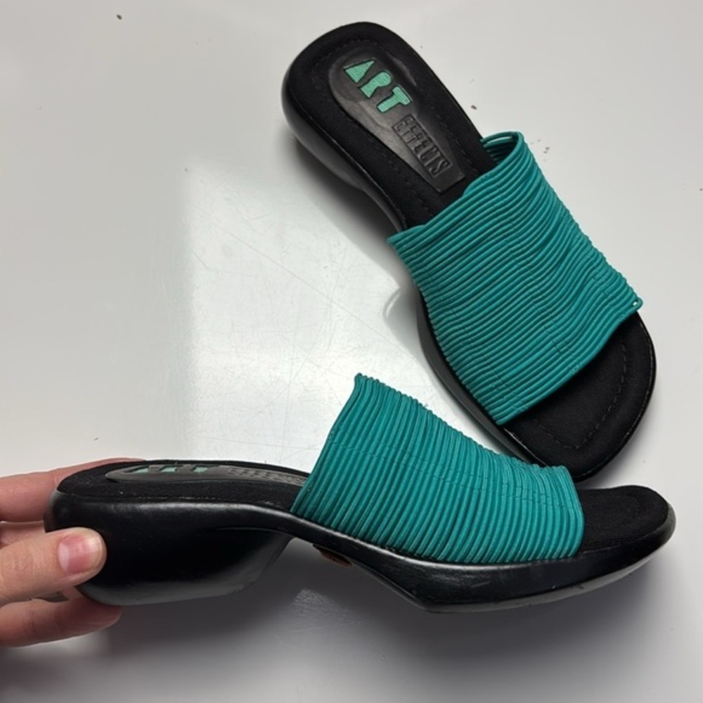 Art Effects green slide‎ sandals